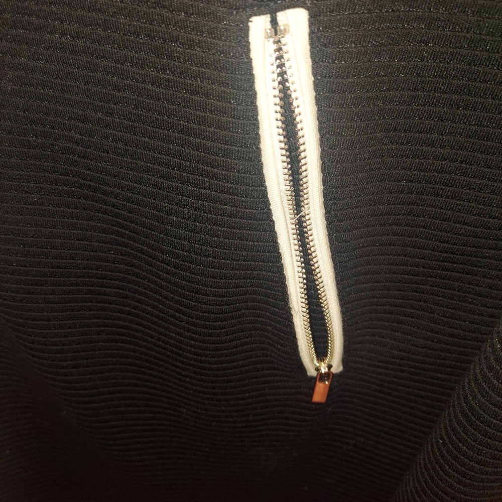 Blazer - Picture 3 of 3